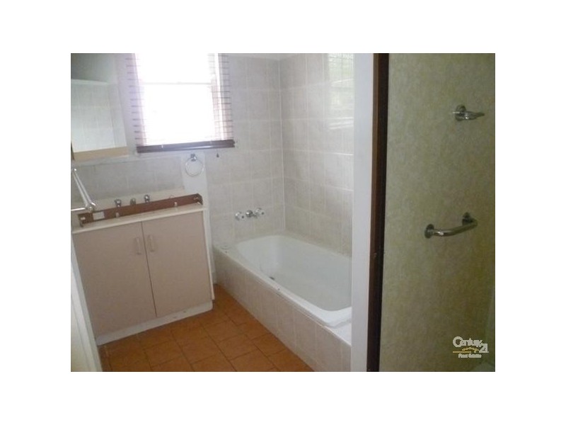 20 Leichhardt Street, Centenary Heights QLD 4350