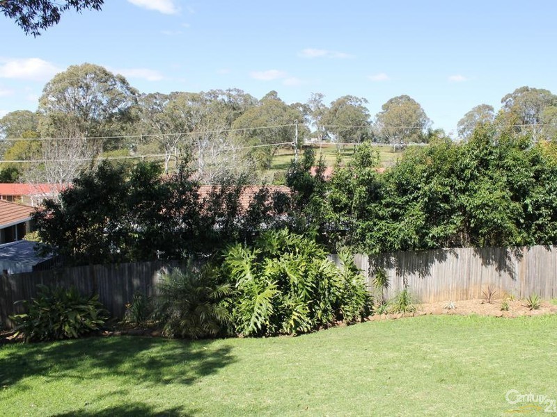 33 Yalumba Crescent, Wilsonton Heights QLD 4350