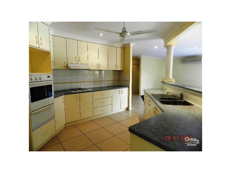 305 Ramsay Street, Middle Ridge QLD 4350