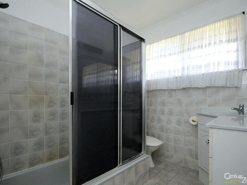 20 Catto Street, Centenary Heights QLD 4350