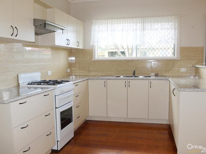 20 Devine Street, Harristown QLD 4350