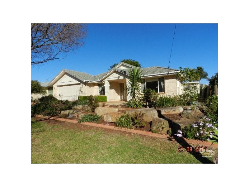 305 Ramsay Street, Middle Ridge QLD 4350