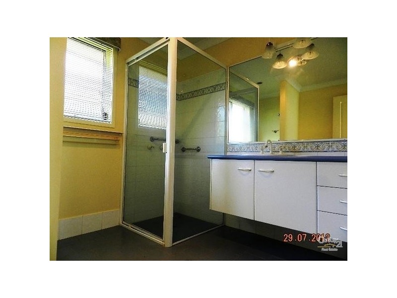 305 Ramsay Street, Middle Ridge QLD 4350