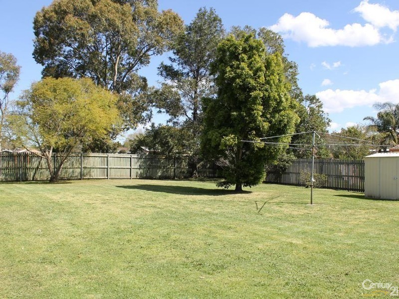 20 Charter Crescent, Rockville QLD 4350