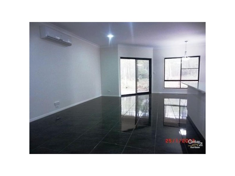 9 Thorley Court, Middle Ridge QLD 4350