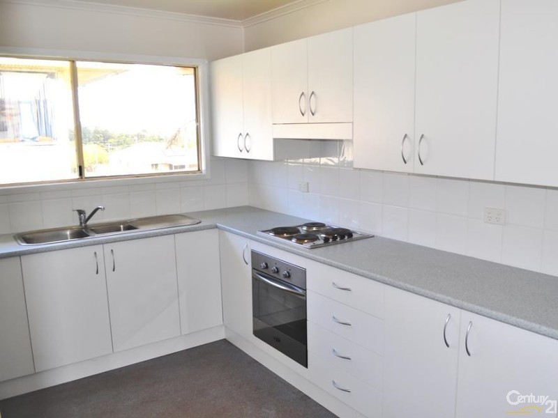 32 Gleeson Crescent, Harlaxton QLD 4350