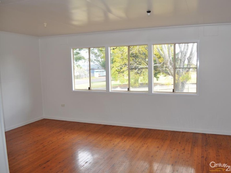 32 Gleeson Crescent, Harlaxton QLD 4350