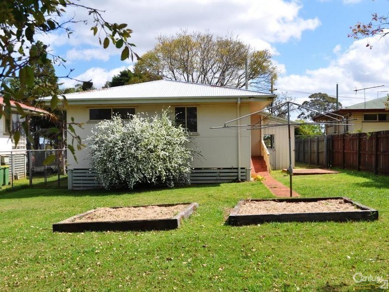 32 Gleeson Crescent, Harlaxton QLD 4350