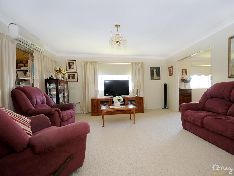 2 Moyna Court, Harristown QLD 4350