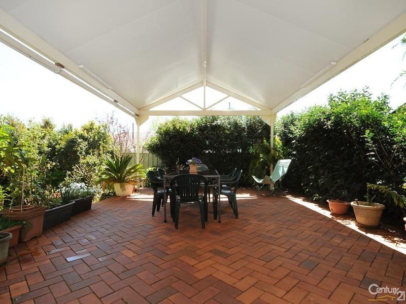 2 Moyna Court, Harristown QLD 4350