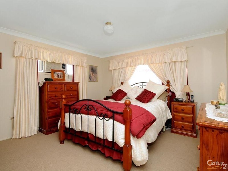 2 Moyna Court, Harristown QLD 4350