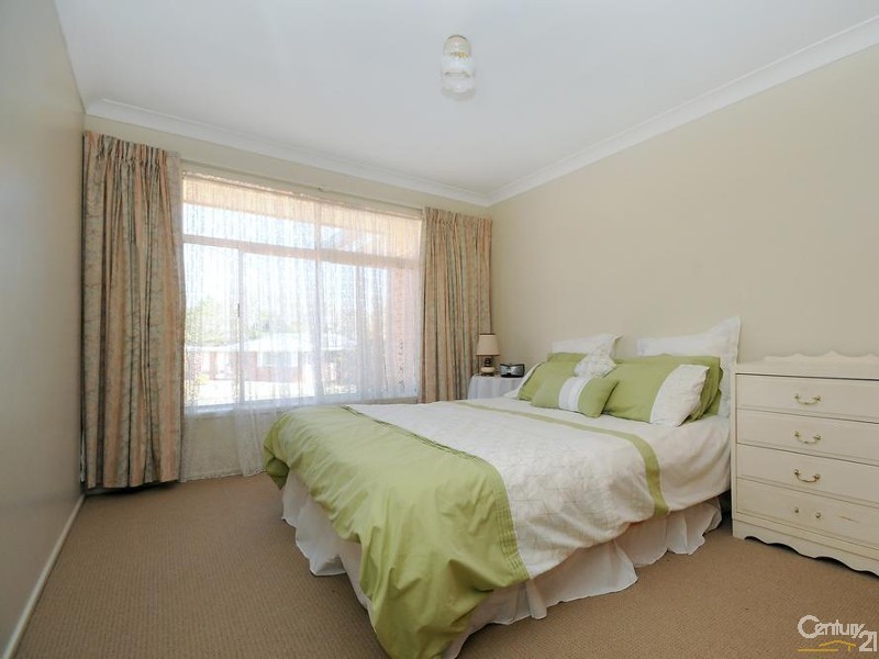 2 Moyna Court, Harristown QLD 4350