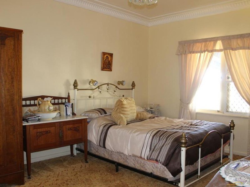 130 Ramsay Street, Centenary Heights QLD 4350