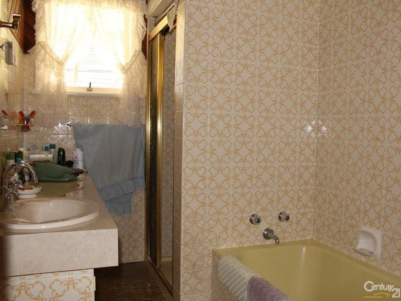 130 Ramsay Street, Centenary Heights QLD 4350