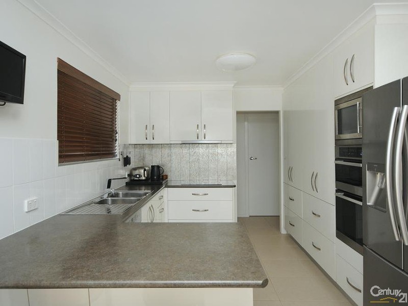 7 Raymond Court, Rockville QLD 4350