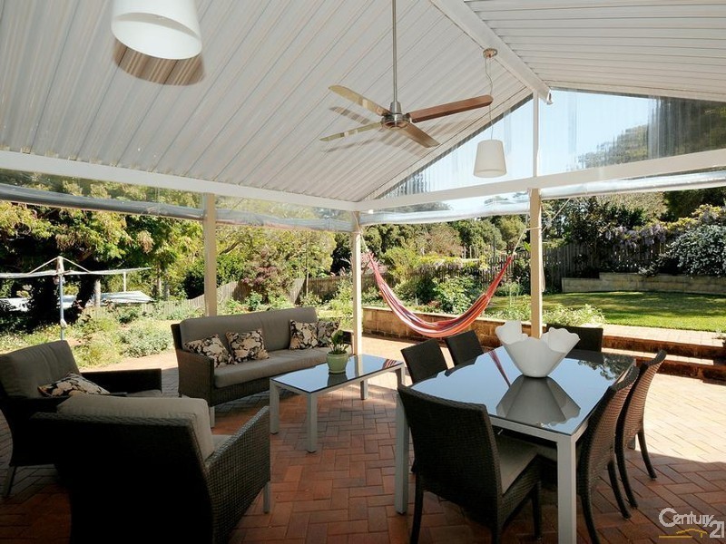 17 MacKenzie Street, Mount Lofty QLD 4350