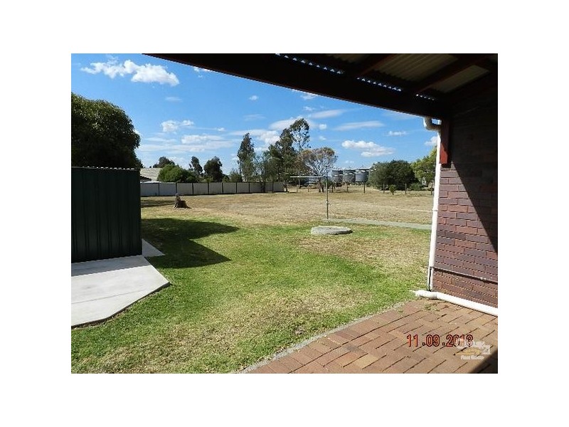 2 Eton Street, Cambooya QLD 4358