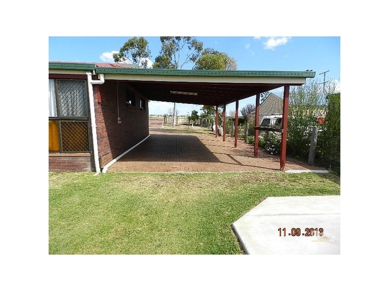 2 Eton Street, Cambooya QLD 4358