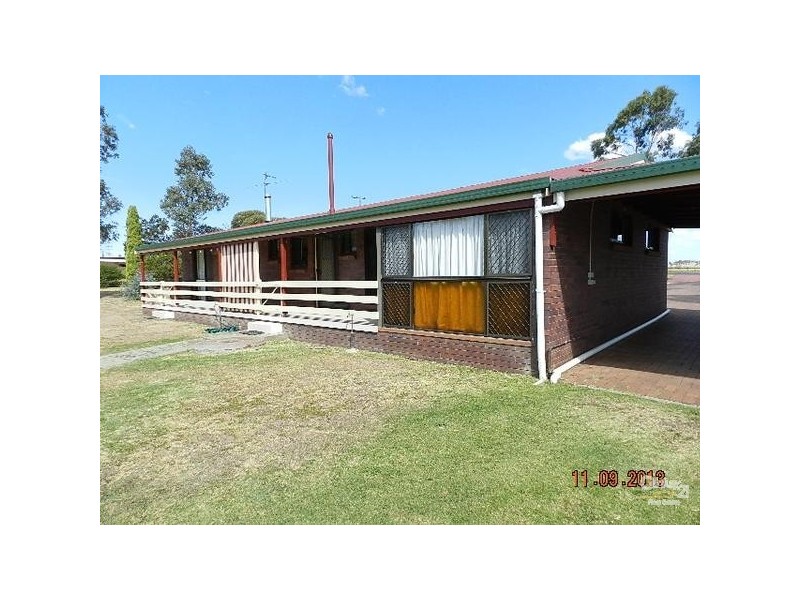 2 Eton Street, Cambooya QLD 4358