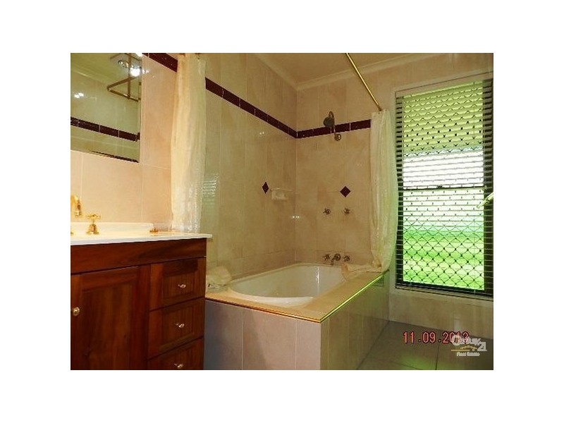 2 Eton Street, Cambooya QLD 4358