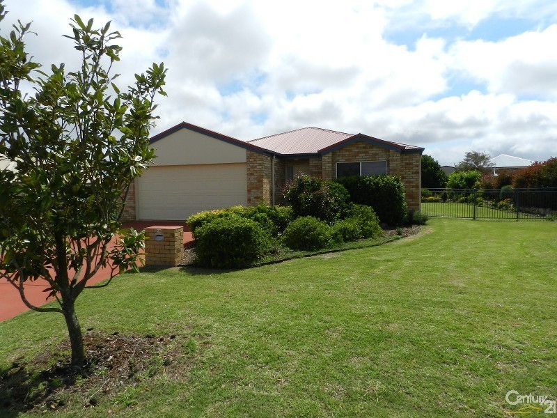 18 Kestrel Drive, Highfields QLD 4352