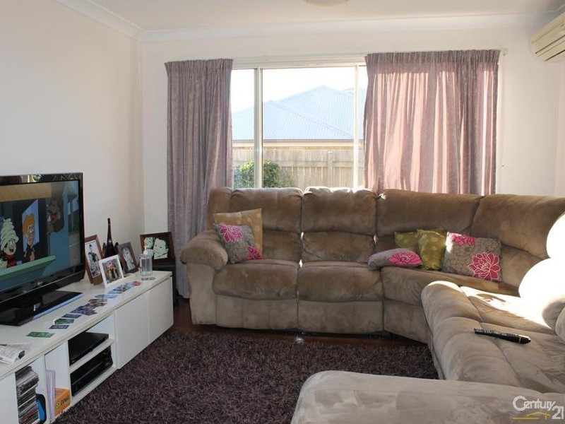 18 Kestrel Drive, Highfields QLD 4352