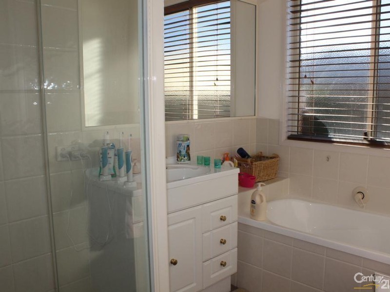 18 Kestrel Drive, Highfields QLD 4352