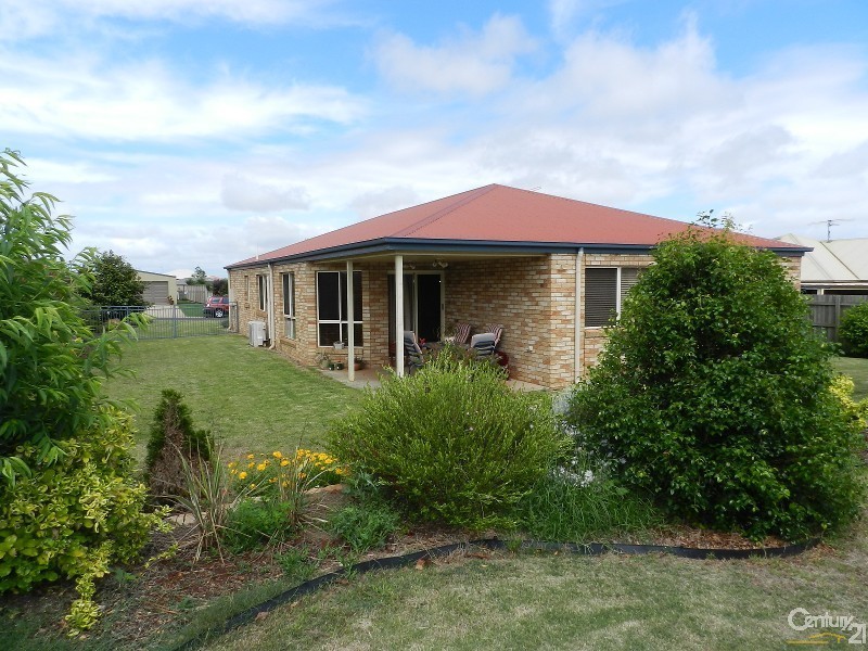 18 Kestrel Drive, Highfields QLD 4352