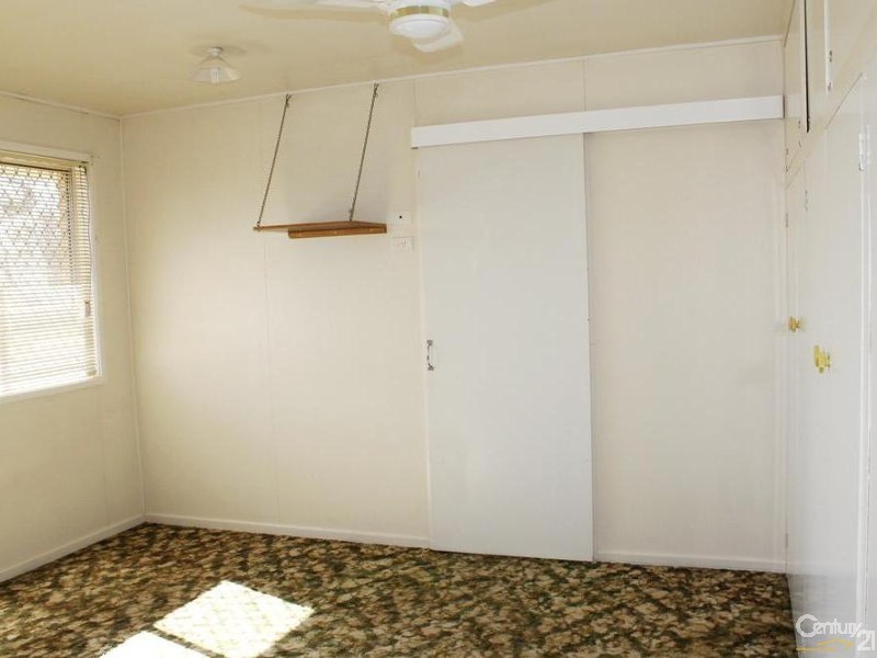 300 Hume Street, Centenary Heights QLD 4350