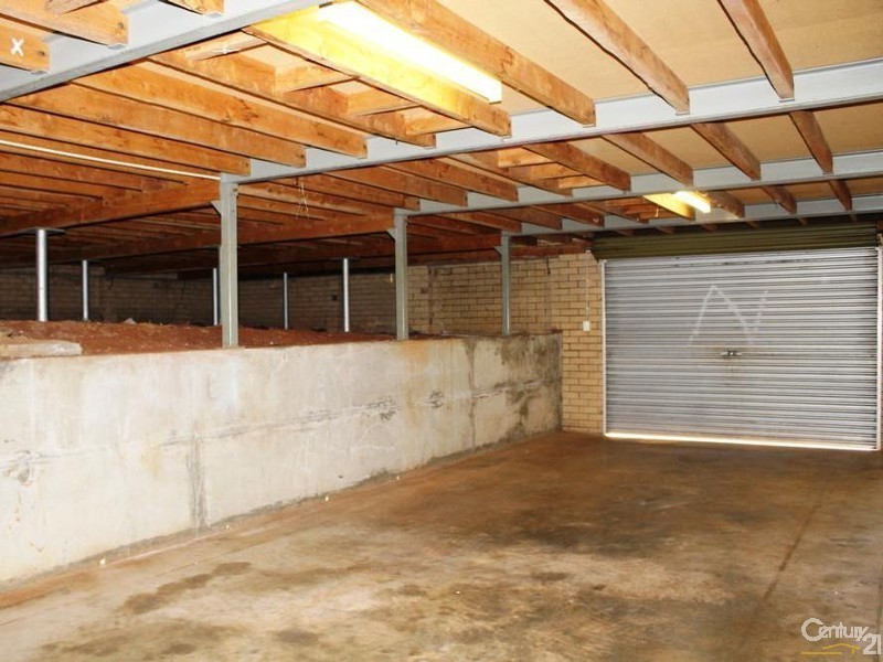 300 Hume Street, Centenary Heights QLD 4350