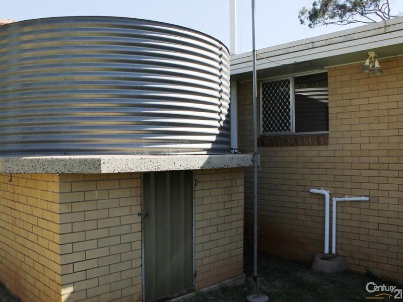 300 Hume Street, Centenary Heights QLD 4350