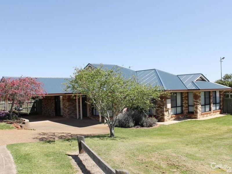 15 Brunckhorst Drive, Kearneys Spring QLD 4350