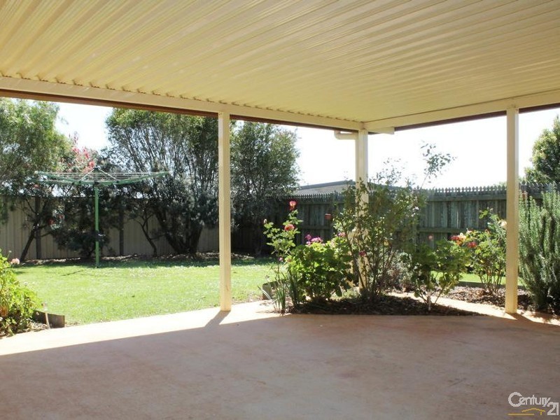 15 Brunckhorst Drive, Kearneys Spring QLD 4350