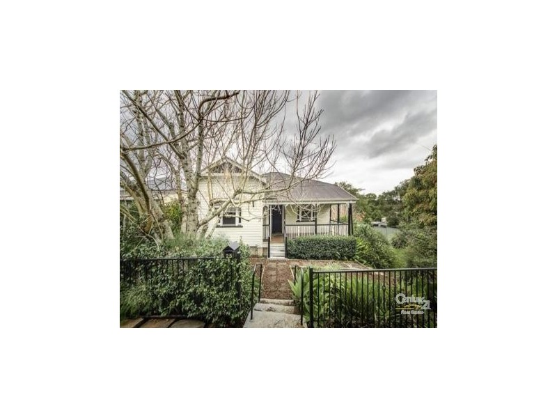 25 Christmas Street, North Toowoomba QLD 4350