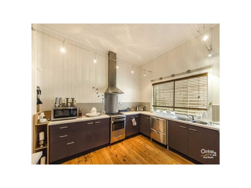 25 Christmas Street, North Toowoomba QLD 4350