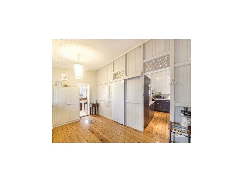 25 Christmas Street, North Toowoomba QLD 4350