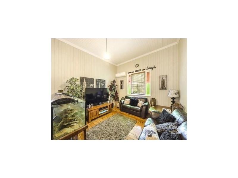 25 Christmas Street, North Toowoomba QLD 4350