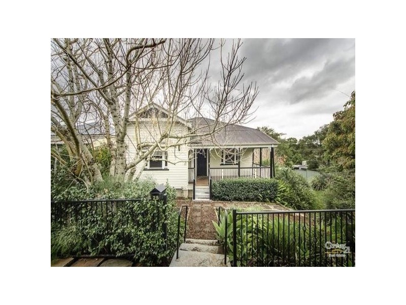 25 Christmas Street, North Toowoomba QLD 4350