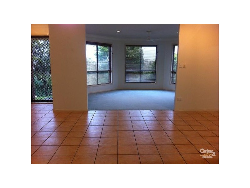 8 Weir Court, Harristown QLD 4350