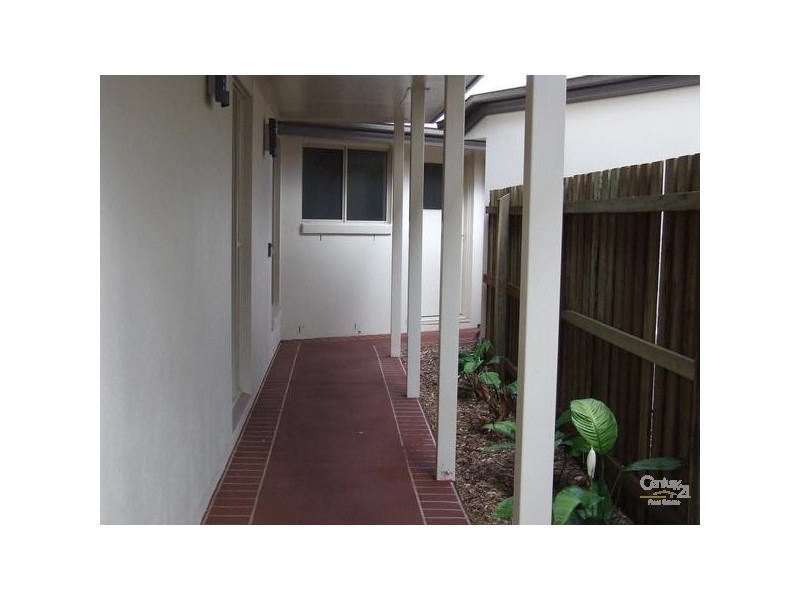 2/16 Anzac Aveune, Newtown QLD 4350