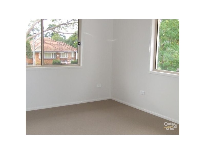 2/16 Anzac Aveune, Newtown QLD 4350