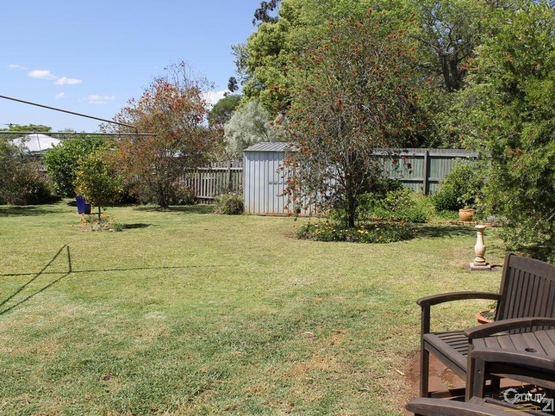 30 Leichhardt Street, Centenary Heights QLD 4350