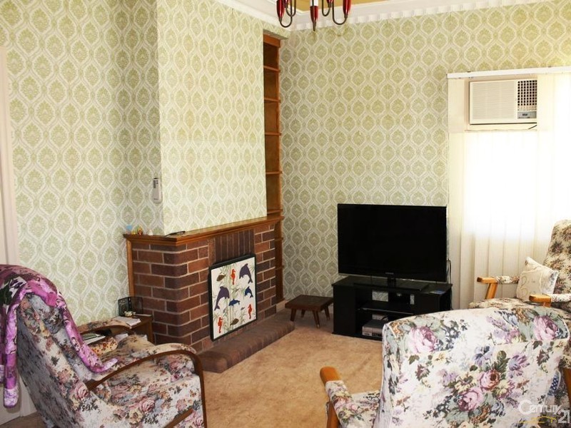 30 Leichhardt Street, Centenary Heights QLD 4350