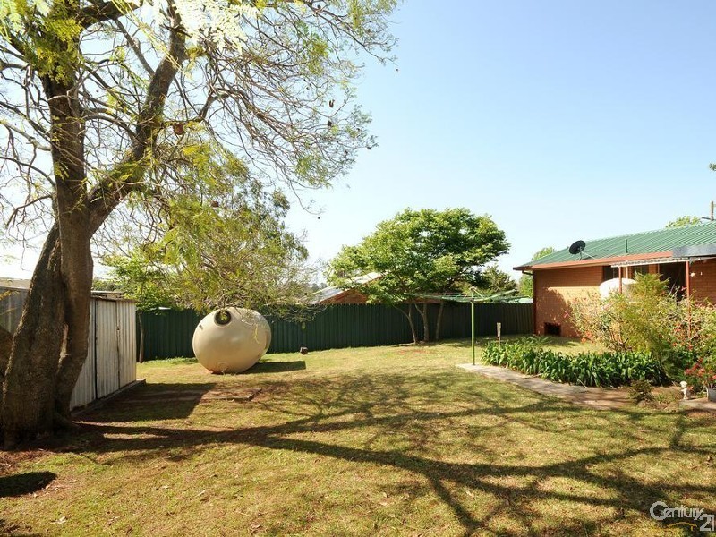 21 Burgundy Street, Wilsonton Heights QLD 4350
