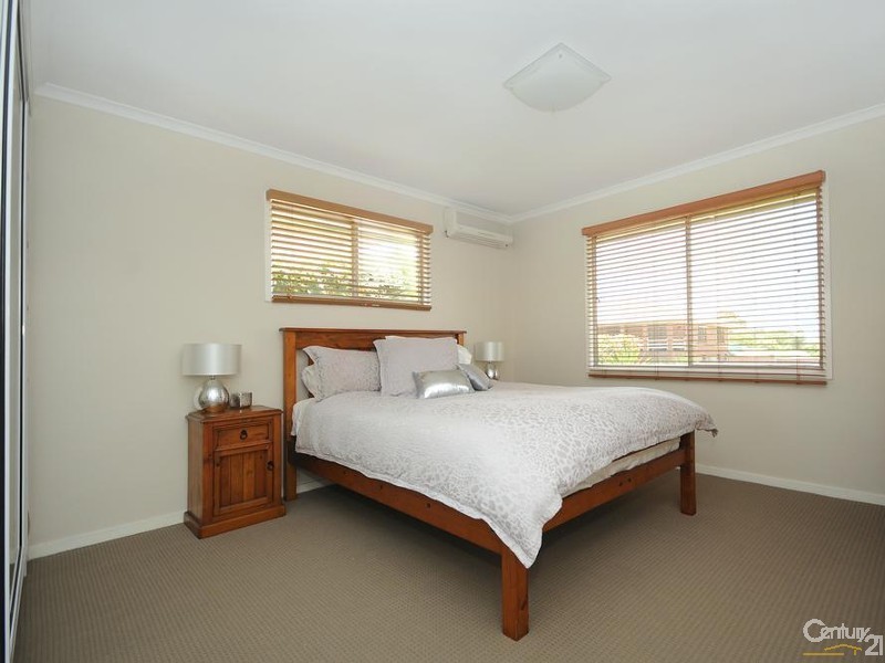 8 Kane Street, Centenary Heights QLD 4350