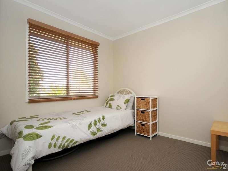 8 Kane Street, Centenary Heights QLD 4350