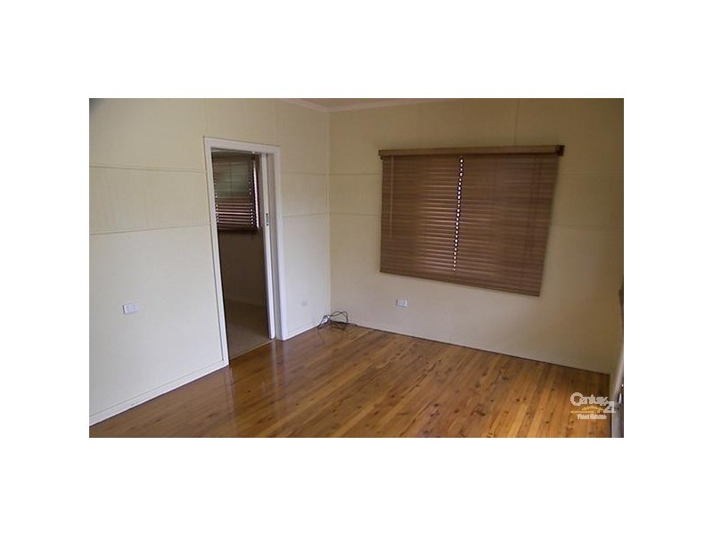 17 Tynedale Avenue, Newtown QLD 4350