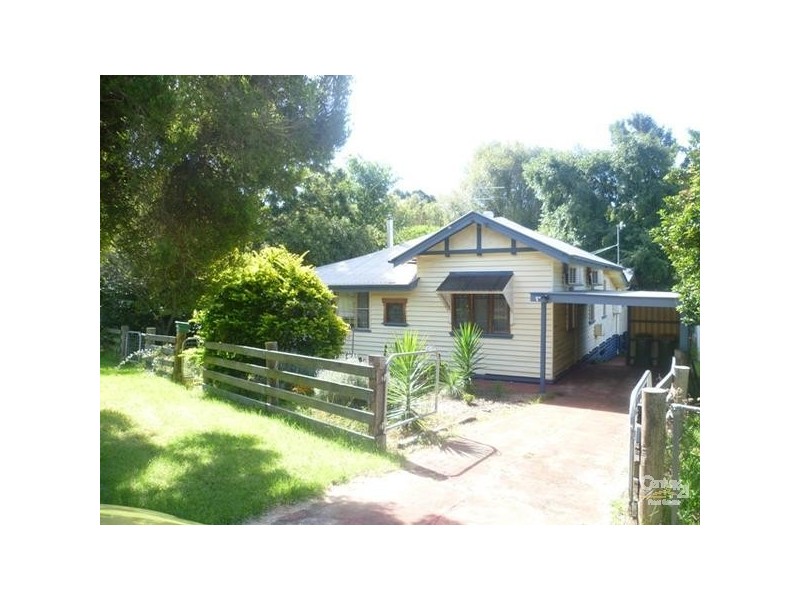 19 Swallow Court, Newtown QLD 4350