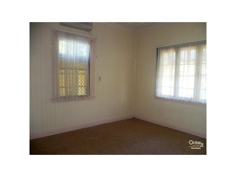 19 Swallow Court, Newtown QLD 4350