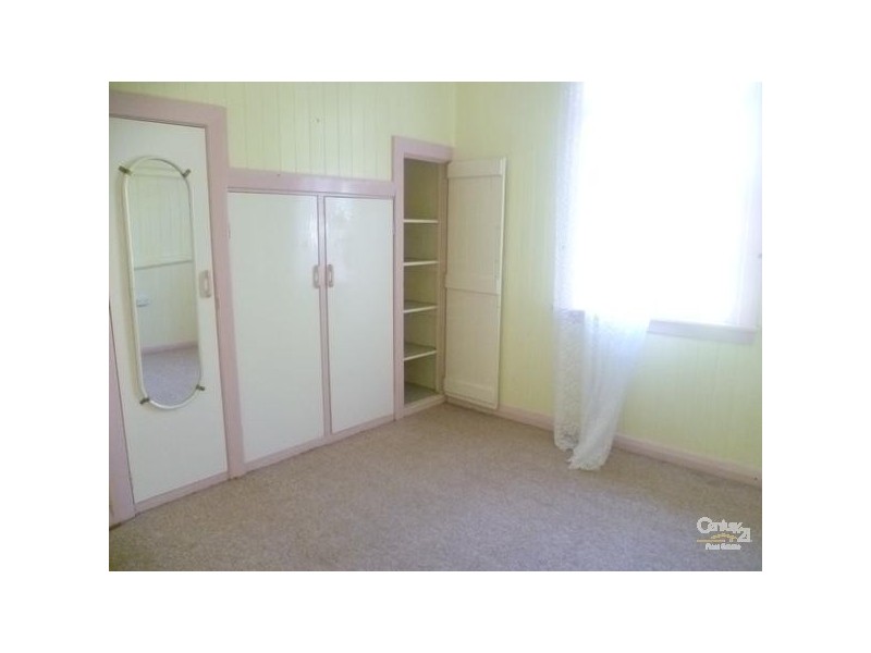 19 Swallow Court, Newtown QLD 4350